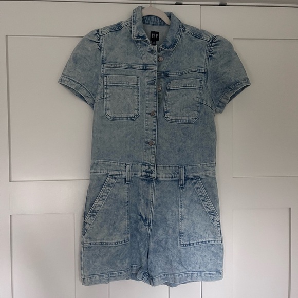 Gap PUFF SLEEVE DENIM ROMPER WITH WASHWELL IN BLUE ACID WASH - Picture 2 of 5